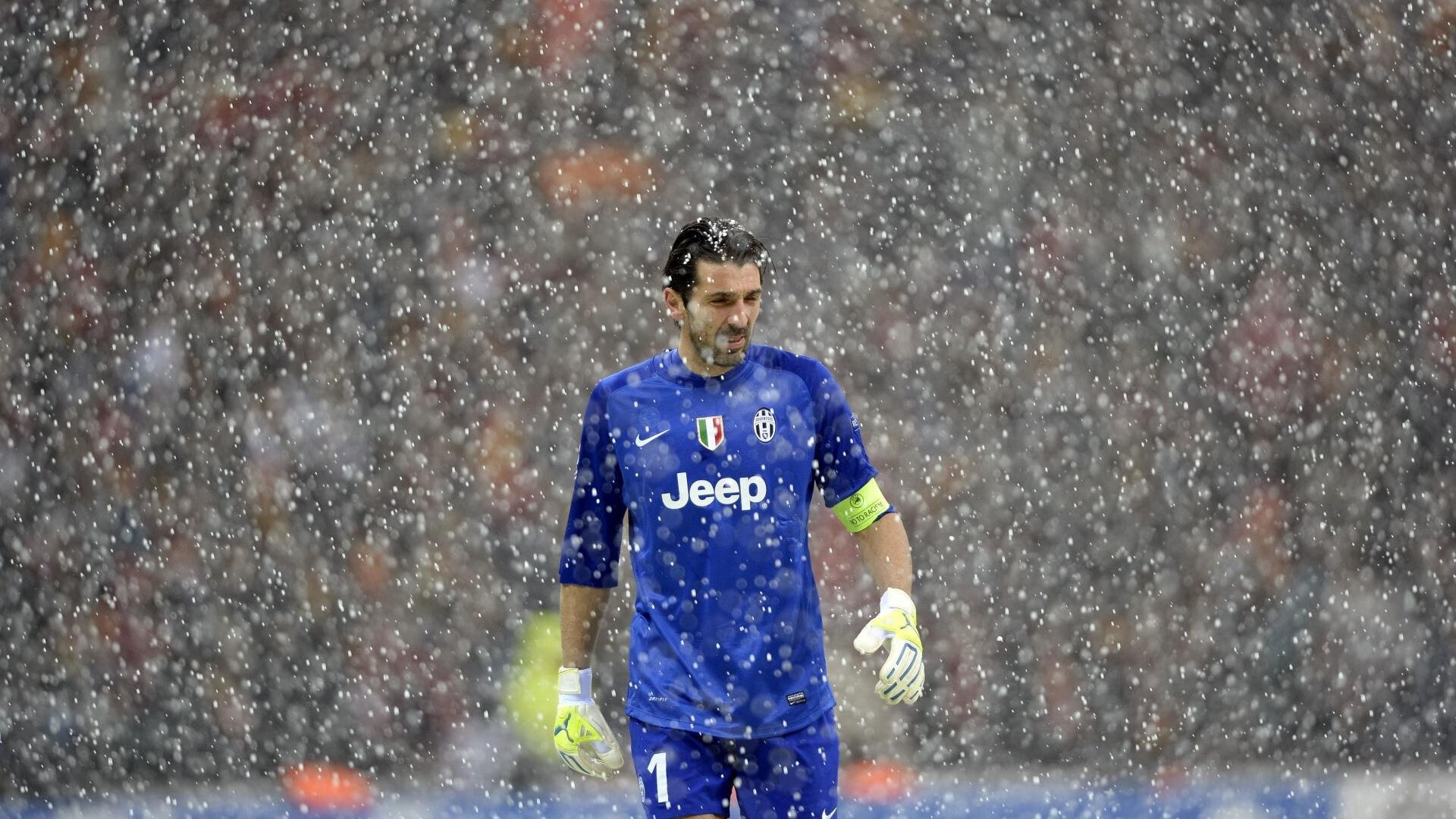 当格子军团遇上蓝鹰，C罗用实力在克罗地亚对阵拉齐奥的舞台上证明自己