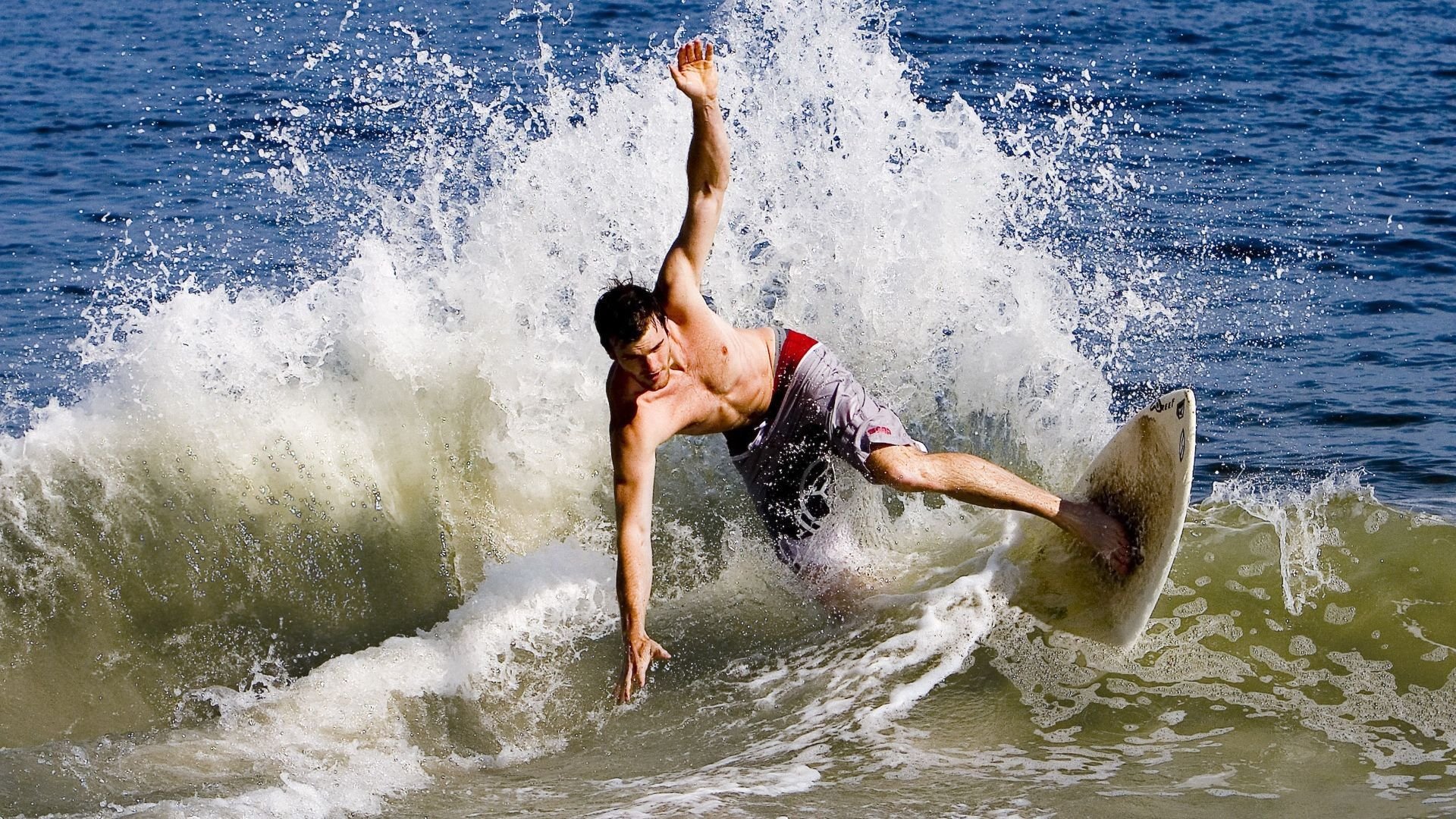 骑士连续得分压制北京队，哈利伯顿统治全场